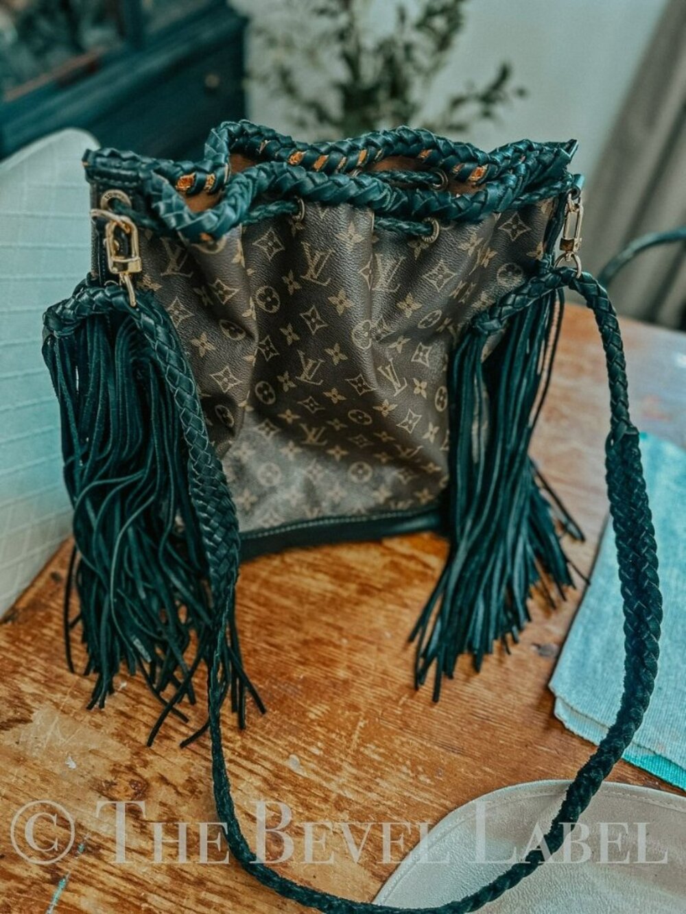 Custom Western Louis Vuitton GM Noé Shoulder Bag with Large Turquoise Stone - Picture 7 of 8